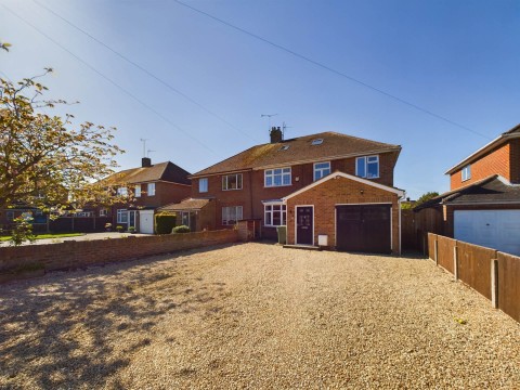 View Full Details for Como Road, Broughton, Aylesbury