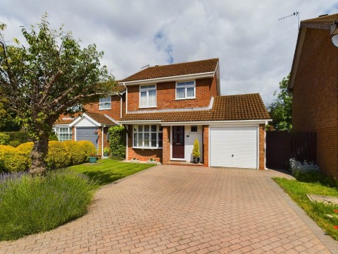 View Full Details for Nash Close, Stoke Grange, Aylesbury