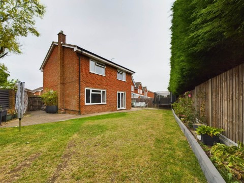 View Full Details for Hoods Farm Close, Bierton, Aylesbury