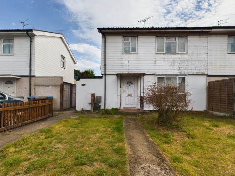 View Full Details for Taylor Road, Southcourt, Aylesbury