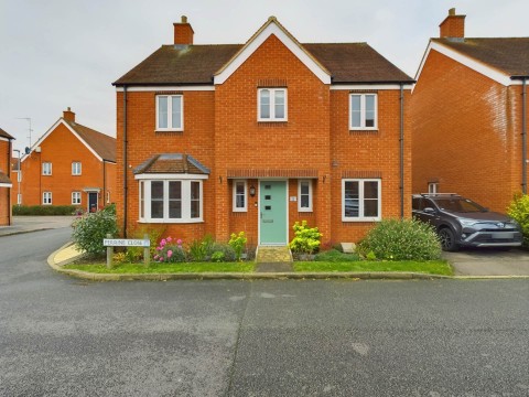 View Full Details for Perrine Close, Berryfields, Aylesbury