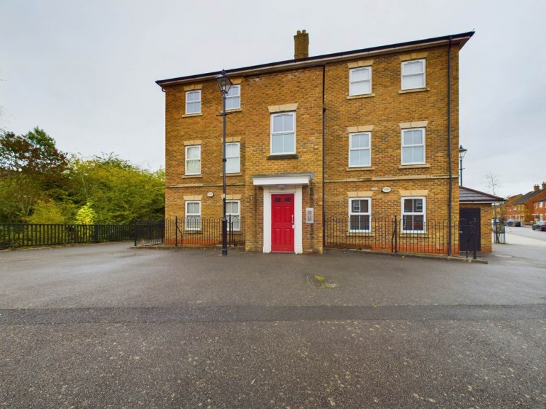 Arncott Way, Fairford Leys, Aylesbury