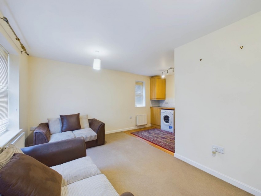 Images for Arncott Way, Fairford Leys, Aylesbury