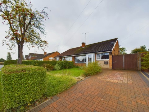 View Full Details for Broughton Ave, Broughton, Aylesbury