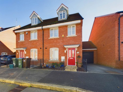 View Full Details for Merton Close, Berryfields, Aylesbury