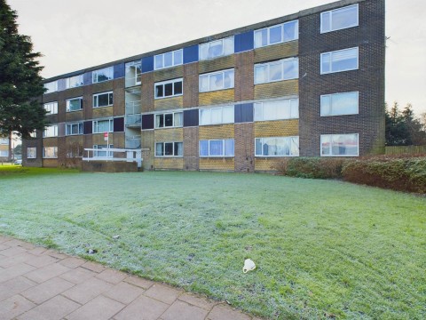 View Full Details for Winchester House, Bishops Walk, Aylesbury