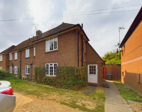 View Full Details for Mandeville Road, Aylesbury, Buckinghamshire